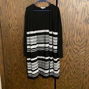 Linda Matthews- black and gray knee length cardigan